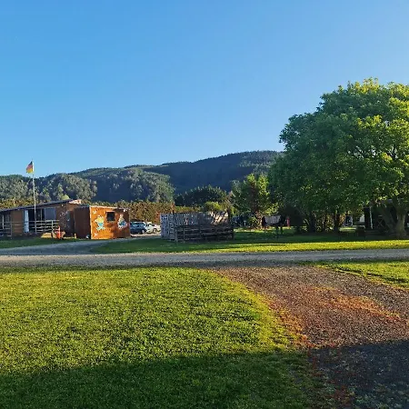 Seabreeze Holiday Park-2