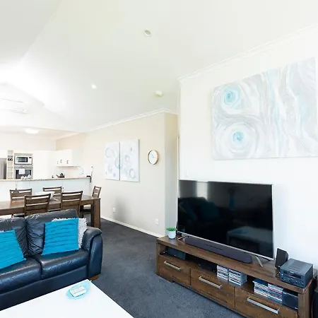Meridian Beachside Apartments-3
