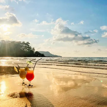 Lonely Beach-3