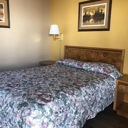 Knights Inn - Baker City-2