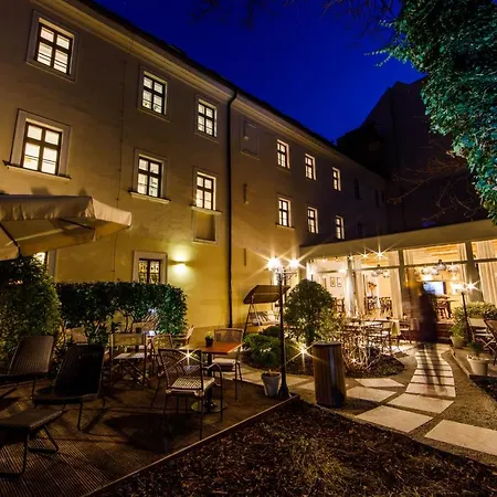 Beigli Hotel & Garden-2