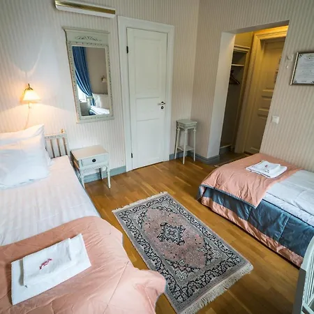 Karolineburg Manor House Hotel-3
