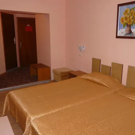 Family Hotel Balchik-3