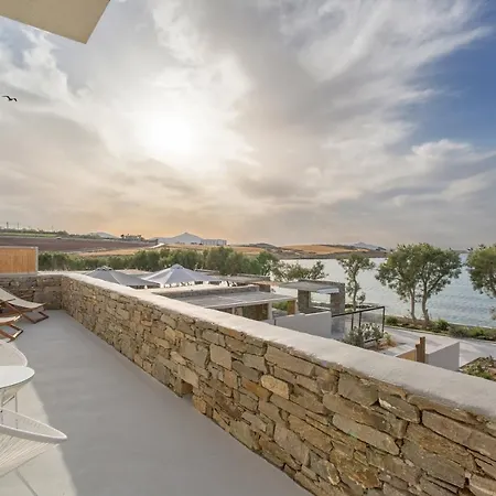 Paros Comfy Suites-3