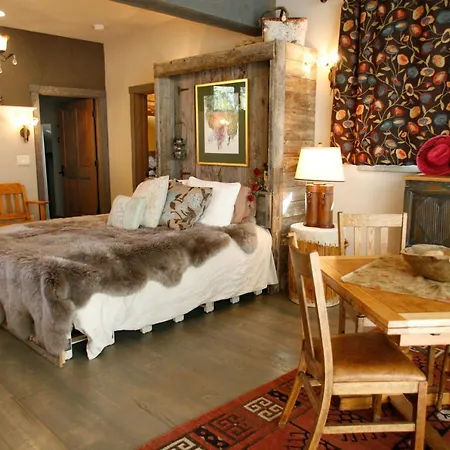 Swan River Inn-3