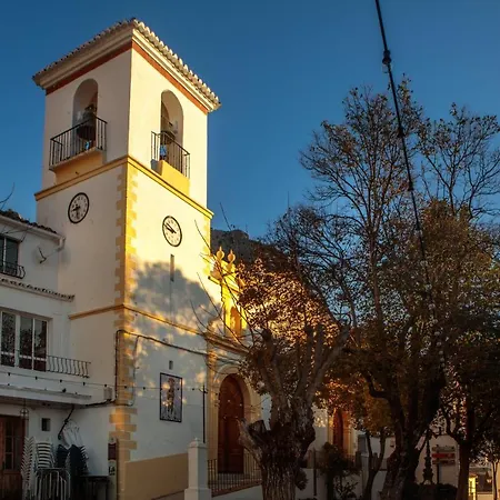 Casa De Los Cuadros-2