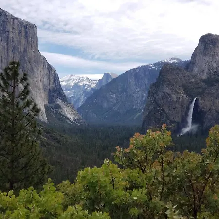Yosemite Foothill Retreat-3