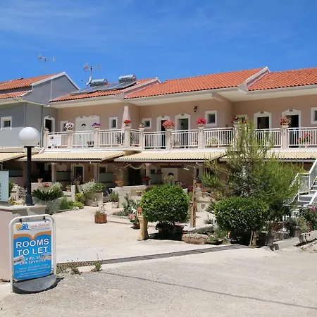 Santa Barbara Lakis Apartments-3