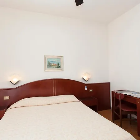 Hotel Arborea-3