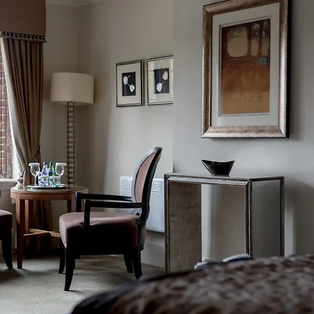 Western House Hotel At Ayr Racecourse-3