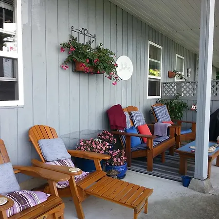 Hammond Bay Oceanside Guesthouse-3