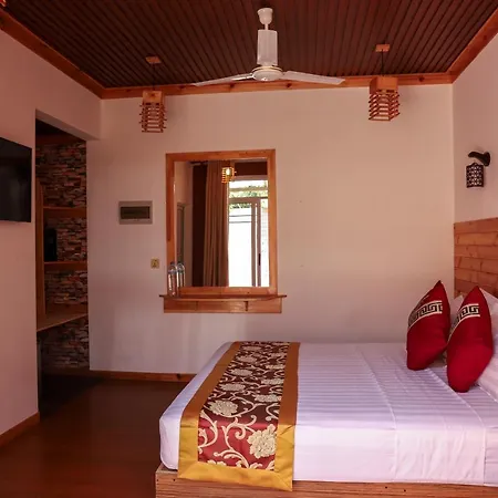 New Breeze Thoddoo Inn-3