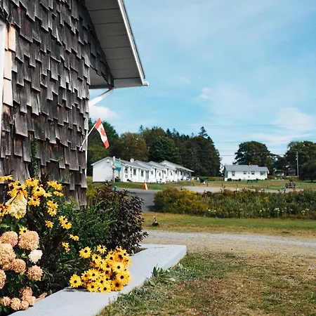 Friars Bay Inn & Cottages-2