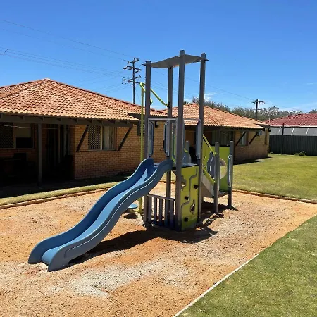 Geraldton'S Ocean West Holiday Units & Short Stay Accommodation-2