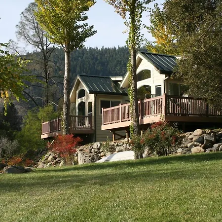 Strawhouse Resorts-3