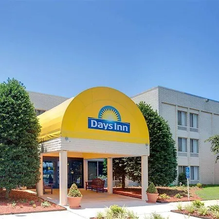 Days Inn By Wyndham Newport News City Center Oyster Point-3