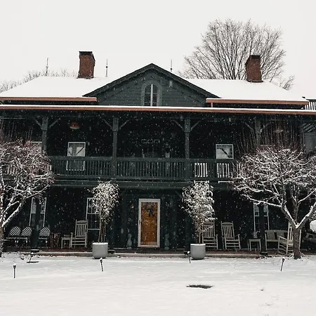 Fox & Bear Lodge-3