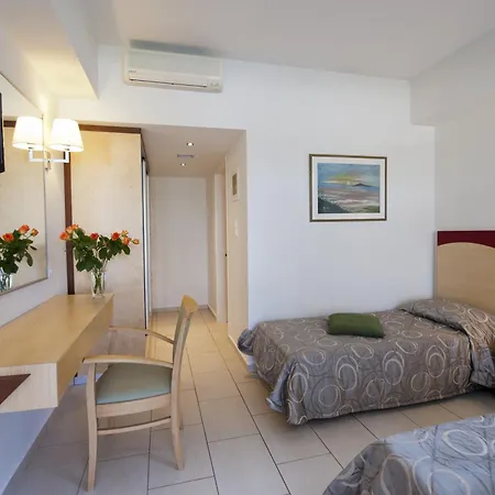 Grand Hotel Holiday Resort-3
