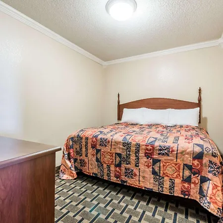 Knights Inn Greenville-3