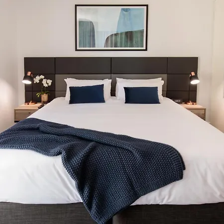 Oaks Glenelg Plaza Pier Suites-2