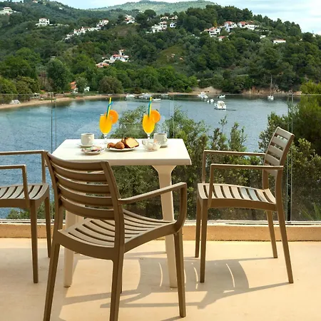 Cape Kanapitsa Hotel & Suites-3