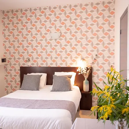 Hotel et Appartements Reine D'Azur-3