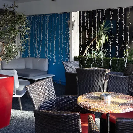The Originals City, Hôtel Galaxie, Nice Aéroport-3