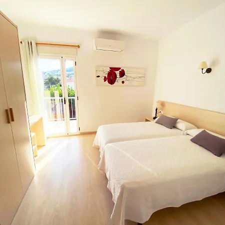 Habitaciones Camping Ferrer-3