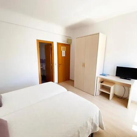 Habitaciones Camping Ferrer-2
