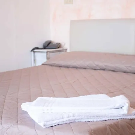 Hotel Ambassador-2