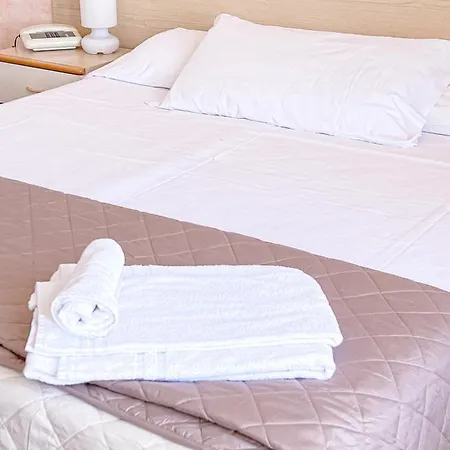 Hotel Ambassador-3