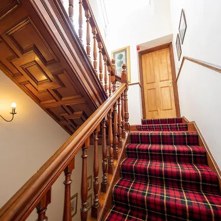 Montague Guest House-3