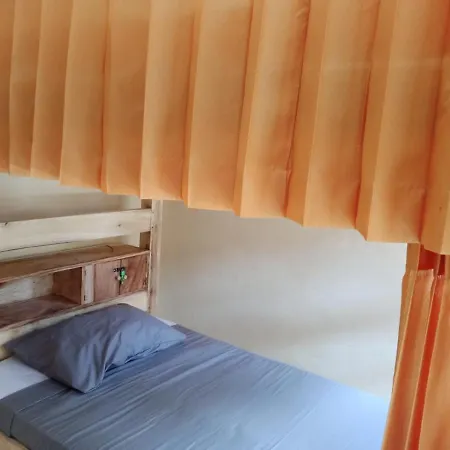 Barracuda Beach Hostel-3