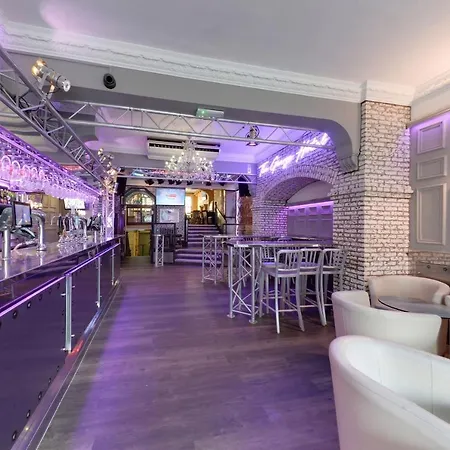 The George Hotel-2