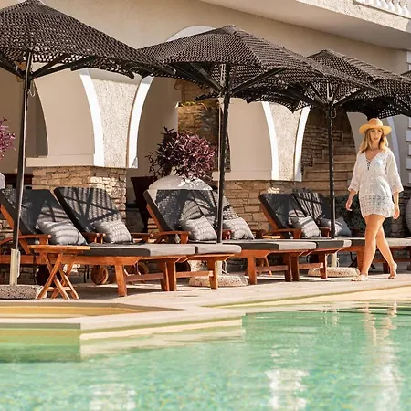 Ino Hotel & Suites-2
