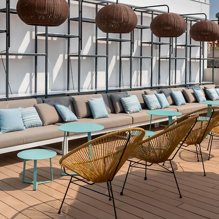 L'Azure Hotel & Spa 4Sup-2