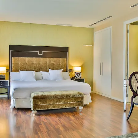 Hotel 525-2