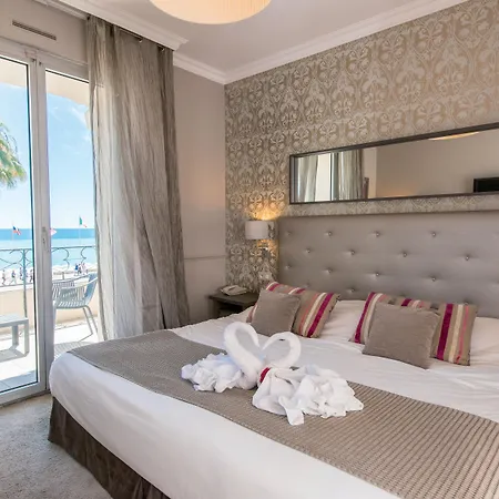 Hôtel Le Royal Promenade des Anglais-3