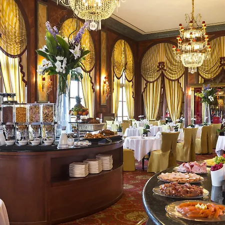 Hotel Barriere Le Royal Deauville-3