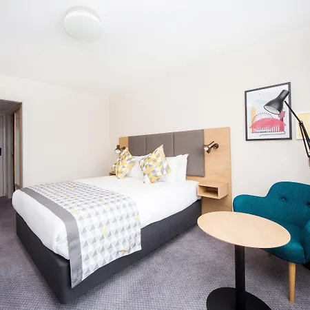 Holiday Inn London - Gatwick Airport By Ihg-3