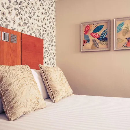 Mercure Leeds Parkway Hotel-2