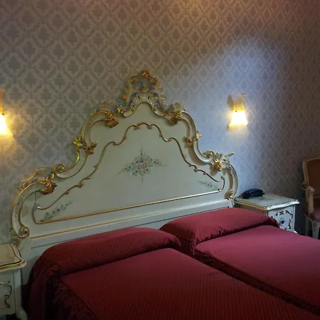 Hotel Diana-2