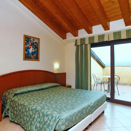 Garda Family House-3
