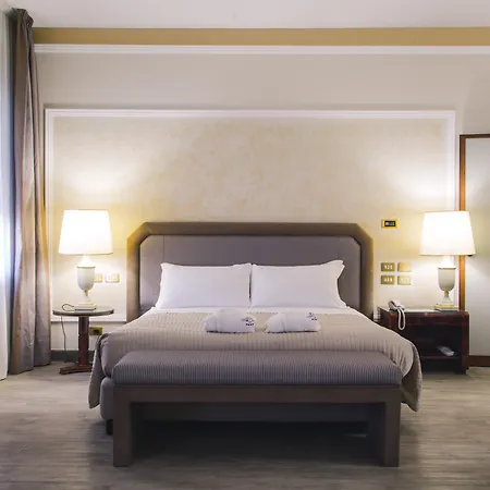 Grand Hotel Excelsior-2