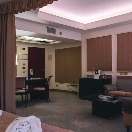Grand Hotel Excelsior-2