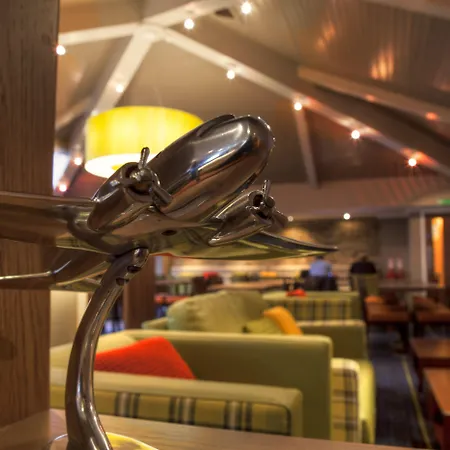 Holiday Inn Express Edinburgh Airport By Ihg-2
