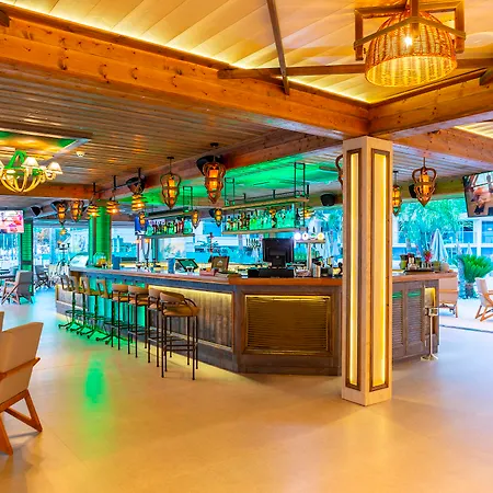 Limanaki Beach Hotel & Suites-3