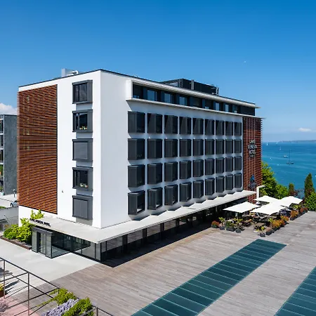 Lake Geneva Hotel-2
