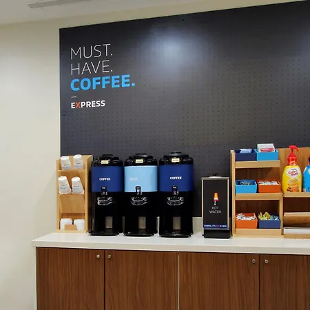 Holiday Inn Express Airport East By Ihg-2
