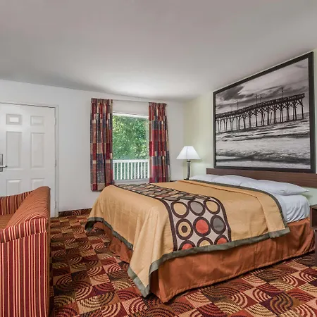 Super 8 By Wyndham Fayetteville-3